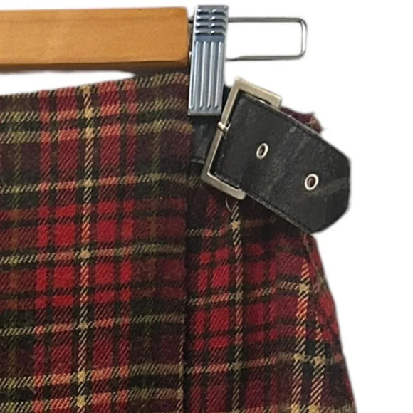 Kathy Ireland Red Plaid Wool Blend Skirt Sz 10 | Clueless Preppy Dark Academia - Picture 4 of 5